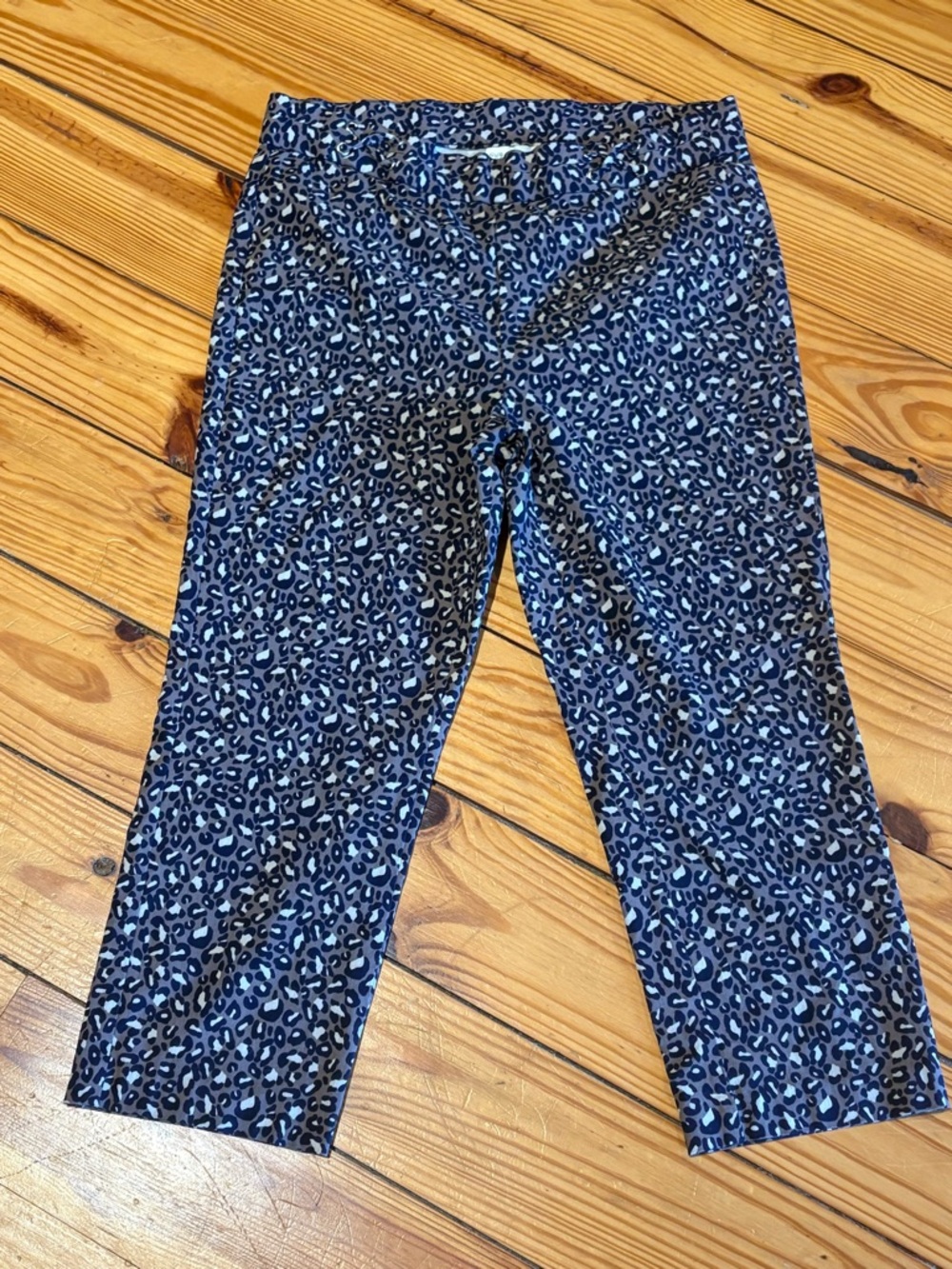 Rafaella Navy & Cream Leopard Print Capris